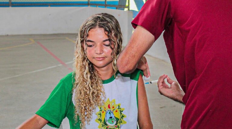 Prefeitura de Cruzeiro do Sul inicia campanha de vacinação contra gripe nas escolas