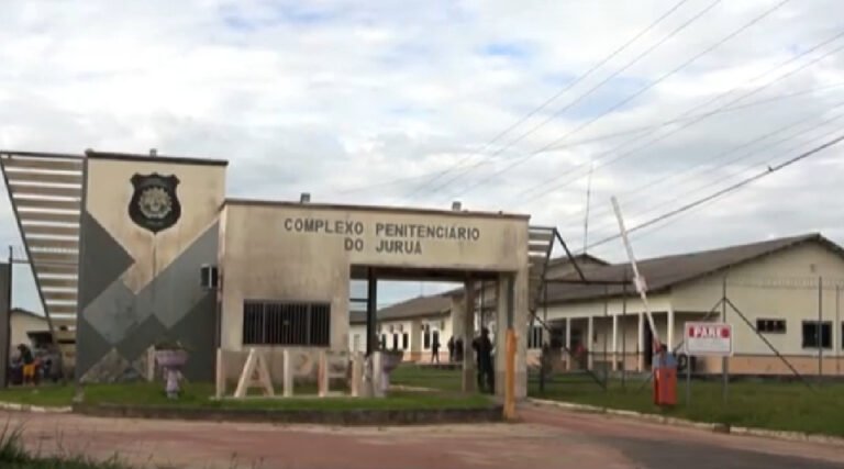 Cerca de 40 reeducandos do presídio de Cruzeiro do Sul recebem emissão gratuita de documentos civis
