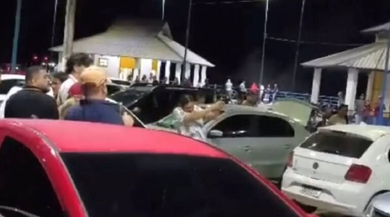 Policial penal saca arma e atira para cima durante confusão em Cruzeiro do Sul; polícia investiga caso