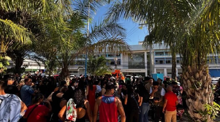 Cerca de 70 escolas estão com atividades paralisadas em Rio Branco por causa da greve da Educação Municipal