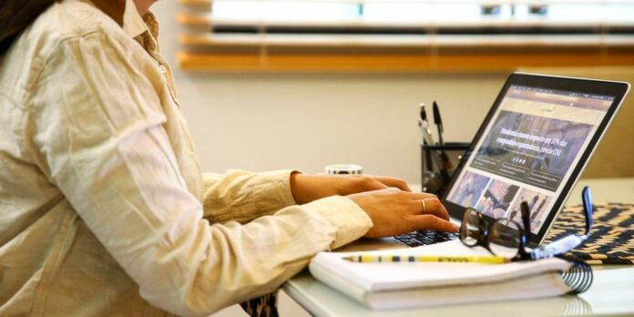 pesquisa-revela-condicoes-precarias-do-trabalho-remoto-no-mundo