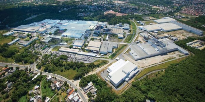 emprego-industrial-tem-primeira-queda-mensal-em-18-meses