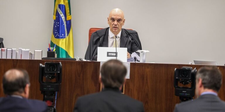 bolsonaro-diz-que-nao-recebeu-voz-de-prisao-de-comandante-freire-gomes
