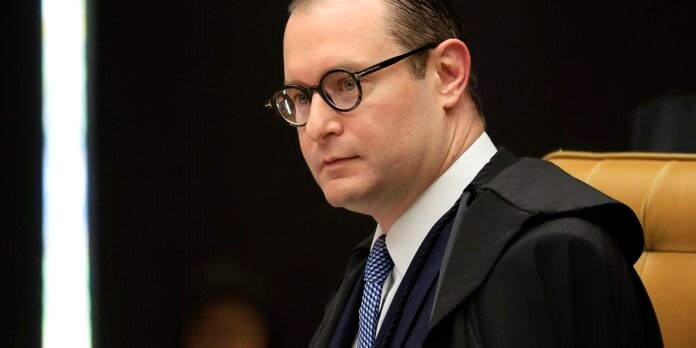 zanin-vota-para-responsabilizar-redes-sociais-por-posts-de-usuarios zanin-vota-para-responsabilizar-redes-sociais-por-posts-de-usuarios