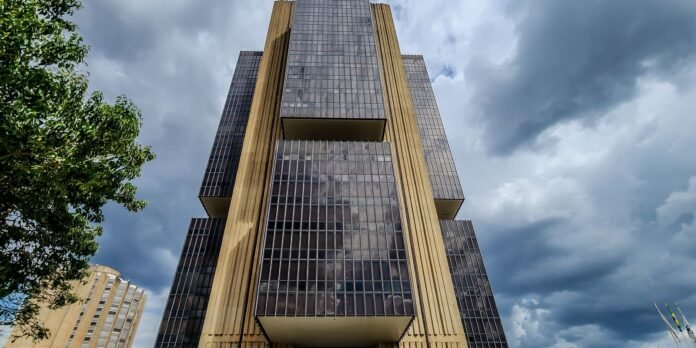 copom-eleva-juros-basicos-da-economia-para-15%-ao-ano