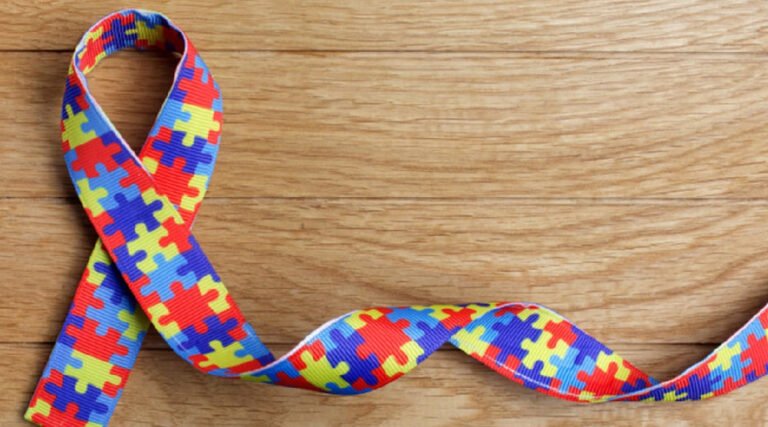 Fapac abre seleção de projetos para capacitar 1,2 mil famílias de pessoas com autismo e deficiência intelectual no Acre