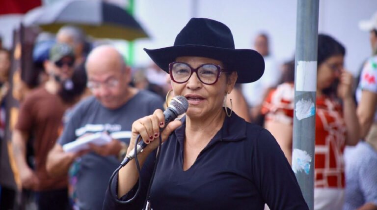 Rosana Nascimento é reeleita presidente do Sinteac com 61% dos votos
