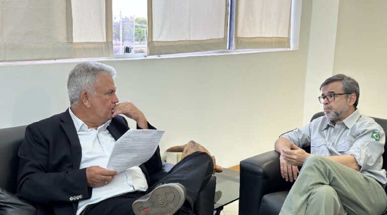 Senador Petecão e ICMBio discutem saída para conflitos na Reserva Chico Mendes