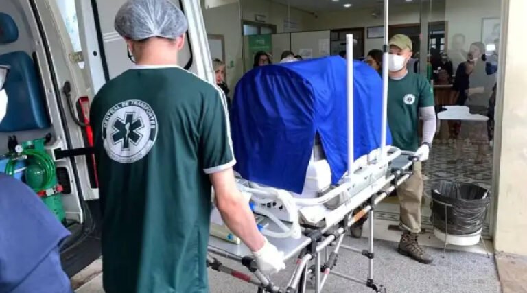 Bebê que teve queimadura durante banho em hospital de Cruzeiro do Sul é transferida para unidade especializada em Minas Gerais