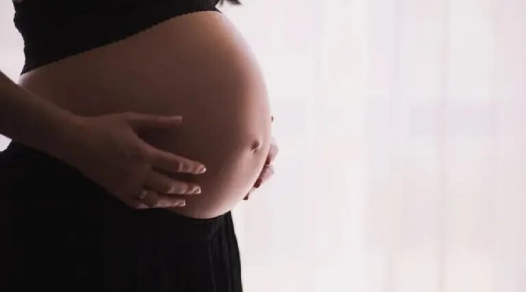 Idade média de fecundidade das mulheres sobe para 27 anos no Acre