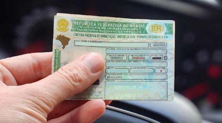 Nova lei permite uso de multas de trânsito para custear CNH de pessoas de baixa renda; entenda