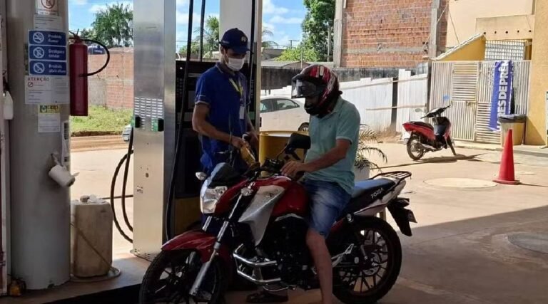 Cidades do Acre têm aumento na busca por combustíveis após crise na Bolívia