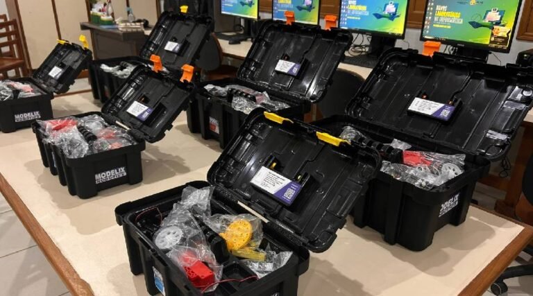 Alunos de Cruzeiro do Sul conquistam laboratório de robótica para escola com medalhas em Olimpíada Nacional