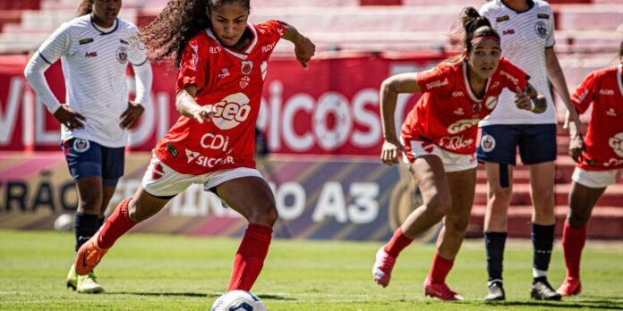 vila-nova-vence-nos-penaltis-e-vai-a-final-do-brasileirao-feminino-a3