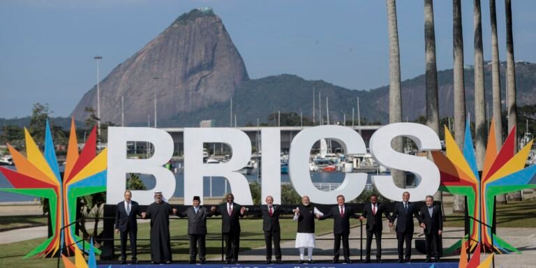 sancao-de-trump-contra-brasil-e-chantagem-politica-e-mira-o-brics
