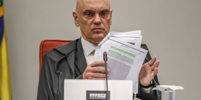 moraes-repreende-advogado-de-ex-assessor-de-bolsonaro