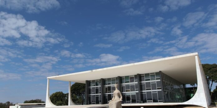 moraes-abre-apuracao-sobre-insider-trading-antes-de-tarifaco-de-trump moraes-abre-apuracao-sobre-insider-trading-antes-de-tarifaco-de-trump