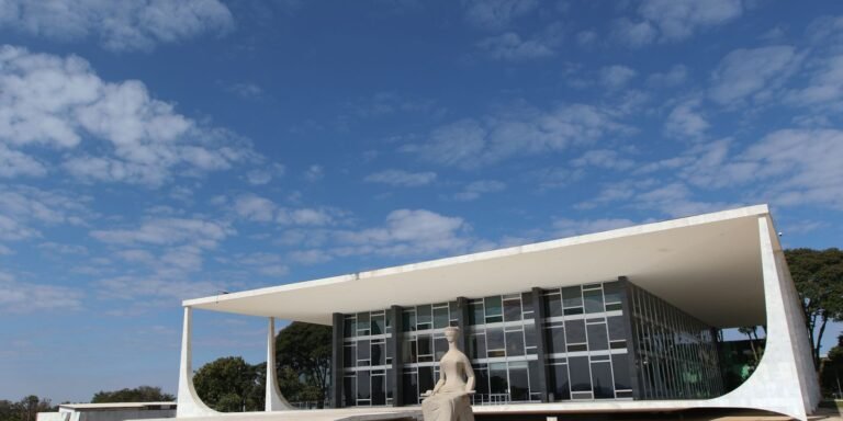 moraes-abre-apuracao-sobre-insider-trading-antes-de-tarifaco-de-trump