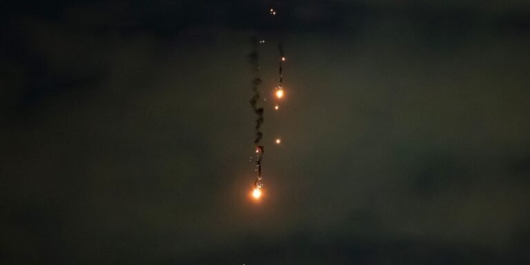 russia-ignora-ameacas-de-trump-e-mata-ao-menos-20-em-ataques-a-ucrania