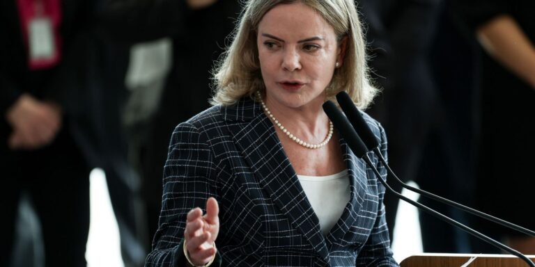 gleisi-diz-que-sancao-dos-eua-a-moraes-tem-repudio-total-do-governo