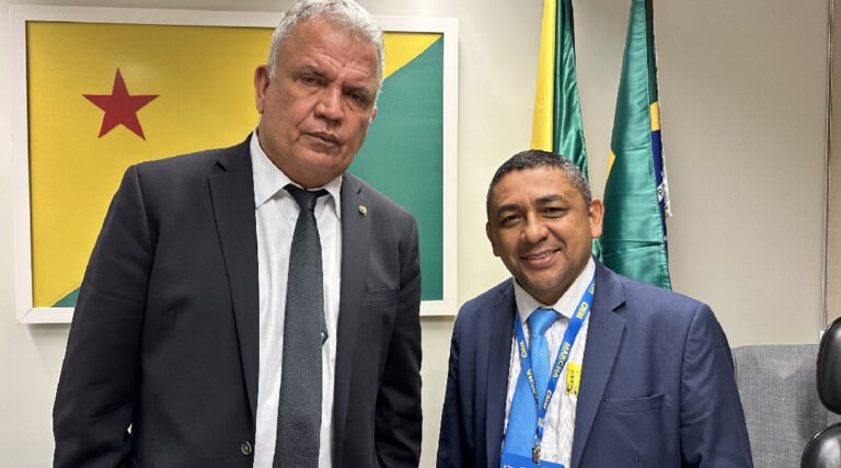 Petecão garante mais R$ 960 mil para pavimentação de vias em Porto Walter
