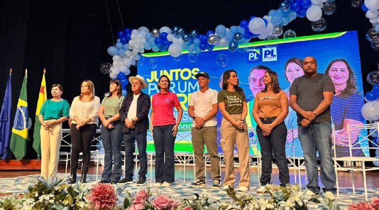 Michelle Bolsonaro participa de ato político em Cruzeiro do Sul que marca a filiação de Delcimar Leite ao PL Mulher