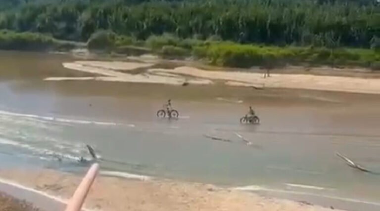 Rios secam em Jordão e moradores já atravessam leito de bicicleta: cidade acende alerta para nova estiagem severa