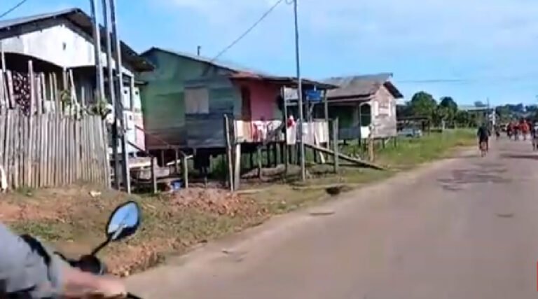 Justiça determina retirada de famílias de área ocupada no bairro da Várzea, em Cruzeiro do Sul