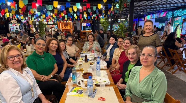 Sicredi inaugura Palco Cultural em praça de alimentação e incentiva apoio à cultura local