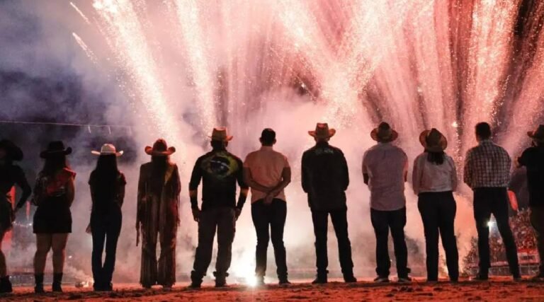 Rodeio tem início na Expoacre Juruá em Cruzeiro do Sul com arena nova e 56 peões
