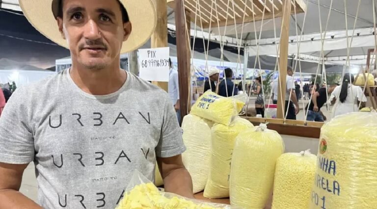 Produtores vendem 5 toneladas de farinha na Expoacre Juruá