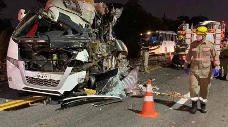 DCE da Ufac lamenta morte de estudantes em tragédia na BR-153; alunos do Acre também estão a caminho de Goiânia