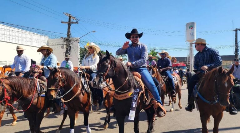 Gladson abre a Cavalgada e destaca importância da festa para o Acre: ‘cada ano com mais sucesso’