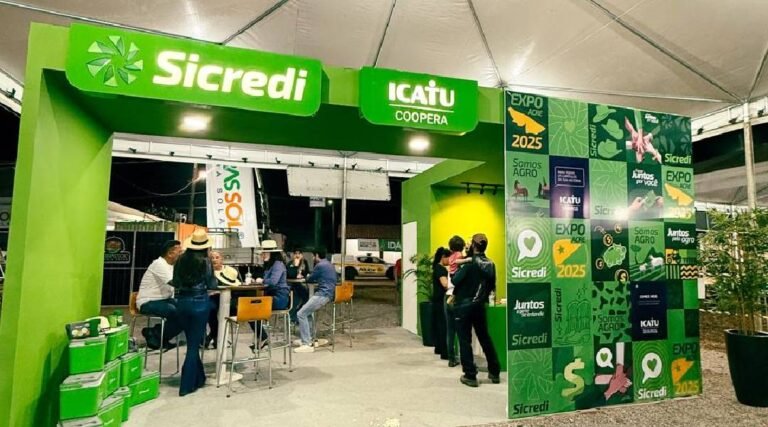 Espaço Sicredi atrai grande público na Expoacre 2025 com interatividade, soluções financeiras e ações educacionais