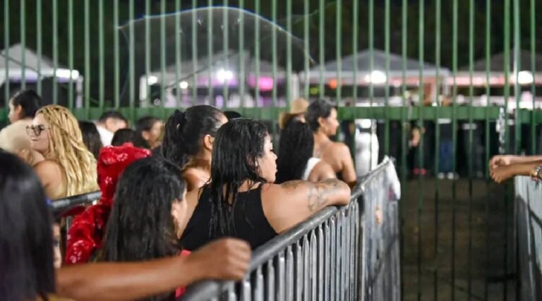 Produção de Zezé Di Camargo & Luciano barra imprensa e impede transmissão de show