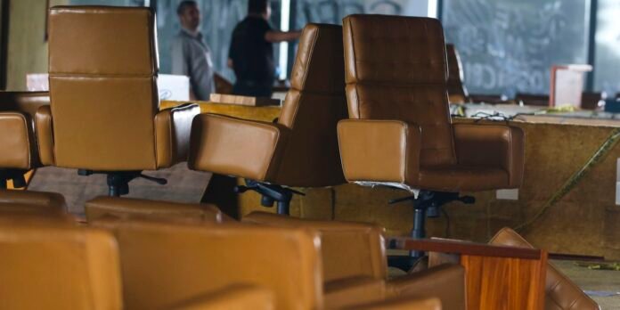 8/1:-stf-vota-para-condenar-homem-que-sentou-na-cadeira-de-moraes