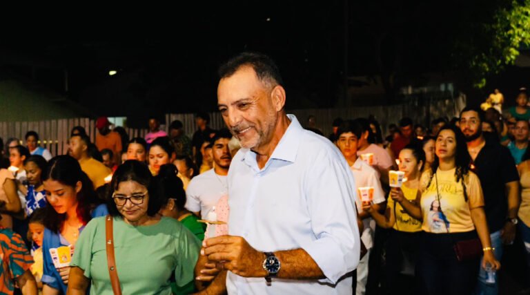 Deputado Zezinho Barbary participa do encerramento do Novenário de Nossa Senhora da Glória em Cruzeiro do Sul