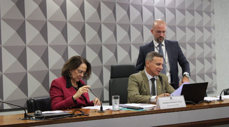 Marcio Bittar aprovou relatório para libertar os povos indígenas