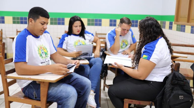 Acre se destaca no país e investe mais de 1 bilhão em educação no 1º semestre de 2025