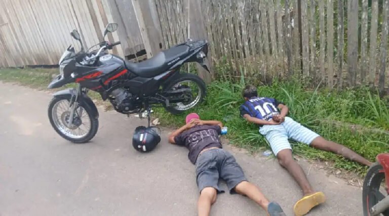 Polícia recupera moto roubada e detém dois suspeitos em menos de 12 horas em Cruzeiro do Sul