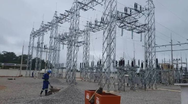 Manutenção na rede pode afetar fornecimento de energia em três municípios do Juruá