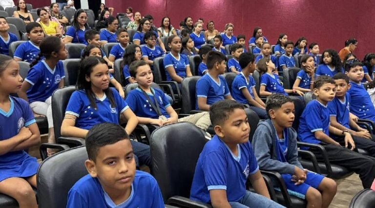 Polícia Militar forma mais de 200 alunos no Proerd em Cruzeiro do Sul