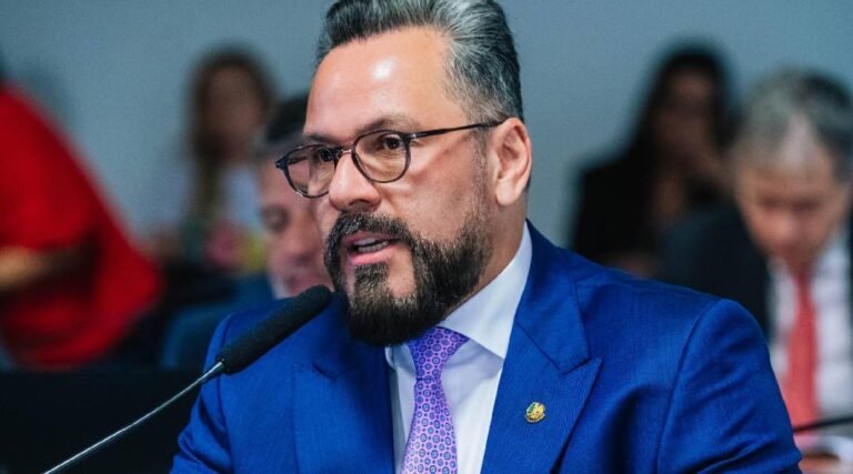 Senador Alan Rick defende ferrovia bioceânica e estrada de integração Acre–Peru em reunião com o Ministério do Planejamento