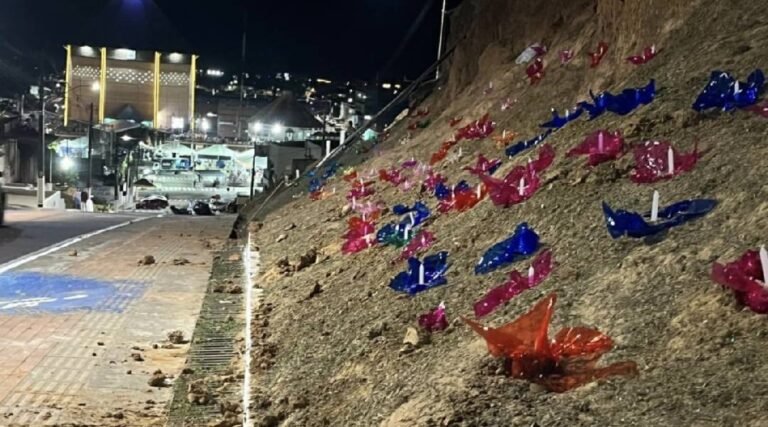 Morro da Glória se ilumina com mais de 3 mil velas para Procissão de Nossa Senhora da Glória