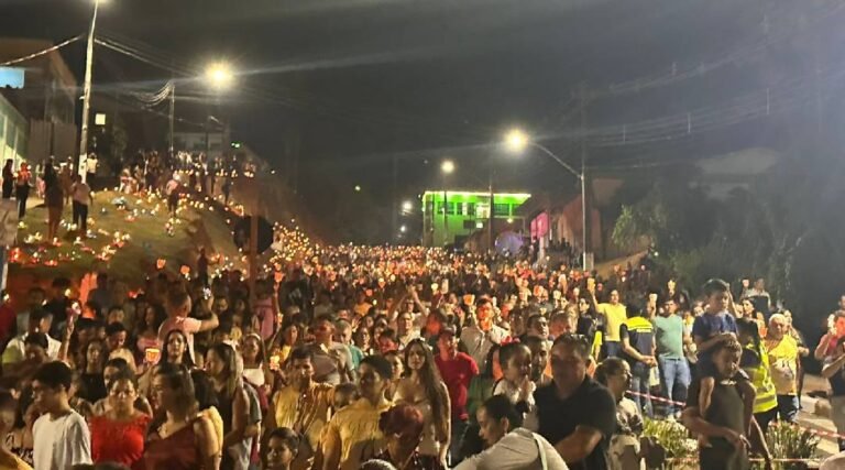 Procissão de Nossa Senhora da Glória reúne 50 mil fiéis em Cruzeiro do Sul