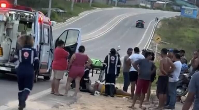 Acidente entre duas motos deixa quatro pessoas feridas na AC-405 em Cruzeiro do Sul