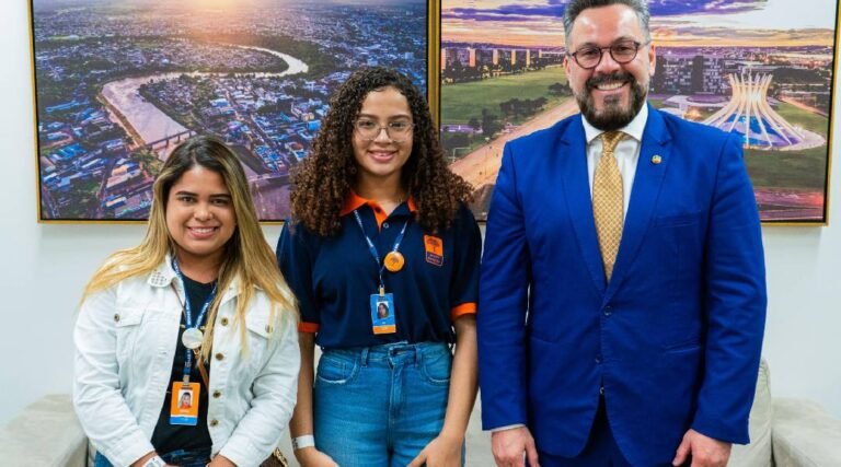 Senador Alan Rick recebe representante acreana do Jovem Senador 2025