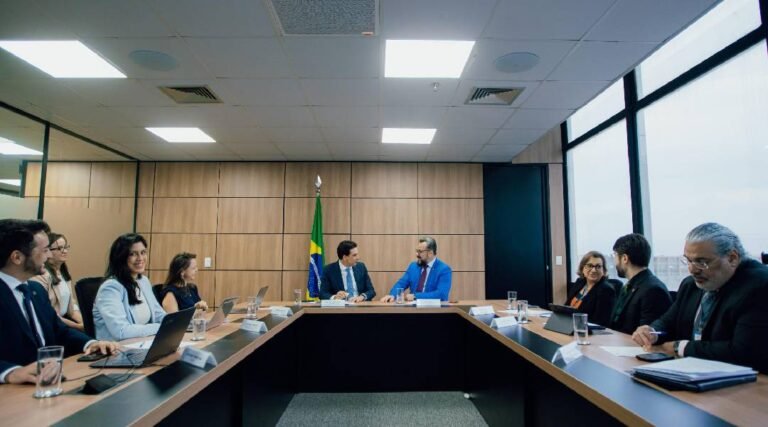 Alan Rick e Silvio Costa Filho trabalham por subsídio para passagens mais baratas na Amazônia