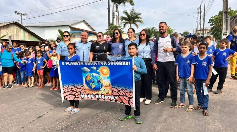 Alunos de Cruzeiro do Sul saem às ruas em “Dia D” de combate à dengue