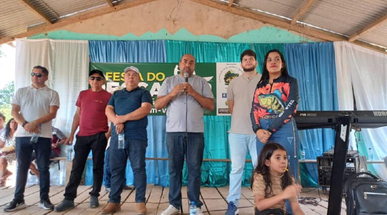 Deputado Clodoaldo Rodrigues apoia e prestigia a 1ª Festa do Pescador em Porto Acre